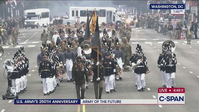 ‘So Help Me, God’: President Ends 250th Army Parade with Swearing in of New Recruits! thumbnail