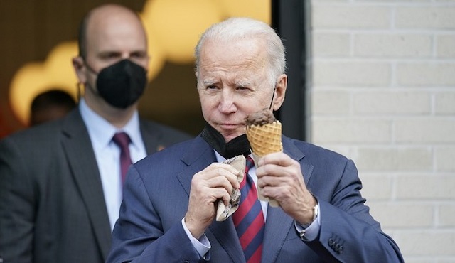 Biden Wants Taxpayers to Write a $10,000 Check to Every College Grad Making $300,000 thumbnail