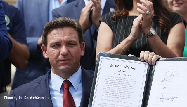 DeSantis Admin Moves To Revoke Liquor License Of Venue That Allowed Kids To See ‘Sexual’ Drag Show thumbnail
