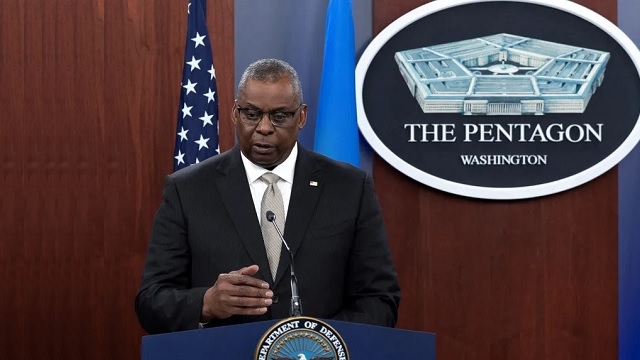 U.S. Defense Secretary Lloyd Austin claims Israel is ‘driving’ Gazans ‘into the arms of the enemy’ thumbnail