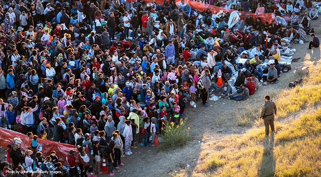 U.S. Part of a ‘Cash Bonanza’ That’s Paying Illegals to Cross the Border: Report thumbnail