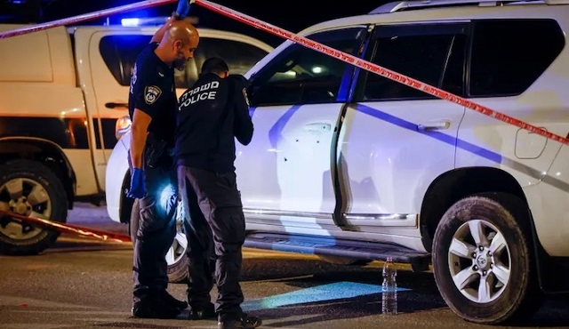 ISRAEL: Muslims Fire at Passing Cars, Murder American Citizen thumbnail