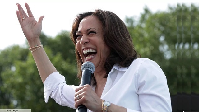 Anti-2A Kamala: ‘Weapons of War Have No Place on the Streets’ thumbnail