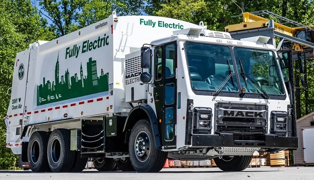EPIC WOKE FAILURE: NYC’s Electric Garbage Trucks Die In The Cold, Plunge City Into Chaos thumbnail