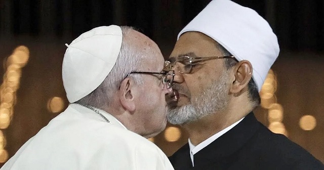 Vatican Repudiates Papal Bulls Calling for Resistance to Jihad Violence thumbnail