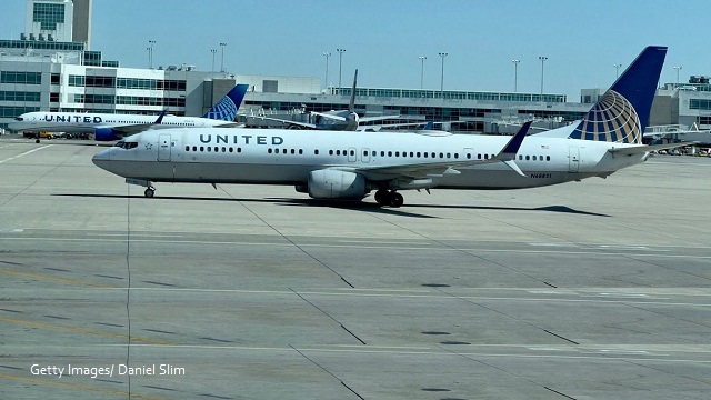 United Airlines Grounds All Flights Nationwide thumbnail