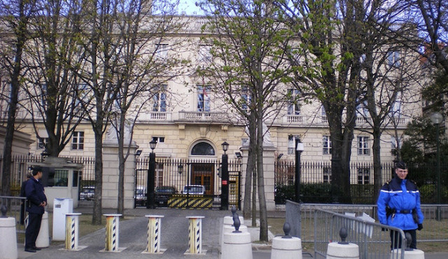 u-s-embassy-in-paris-turned-away-americans-seeking-safe-haven-during