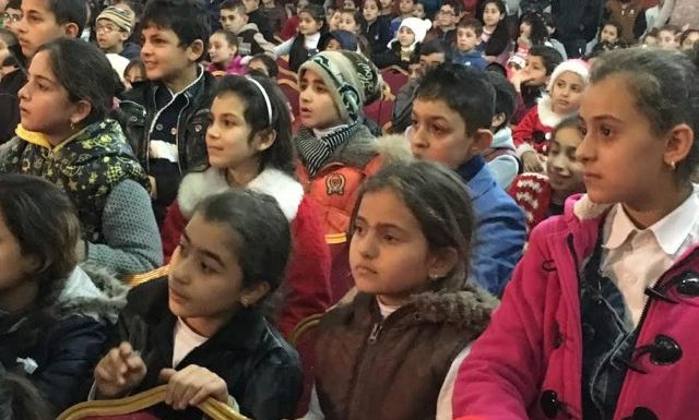 children-celebrating-christmas-in-iraq